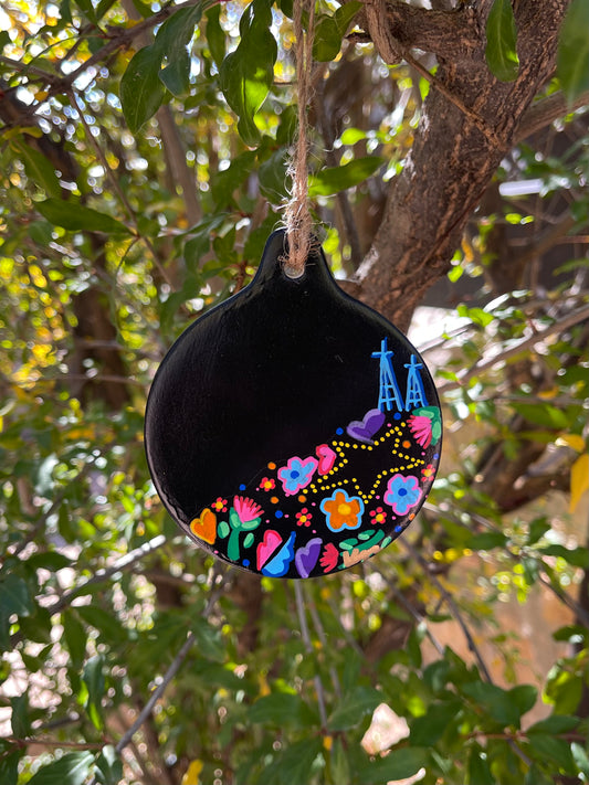 Heritage Round Cermic Ornament