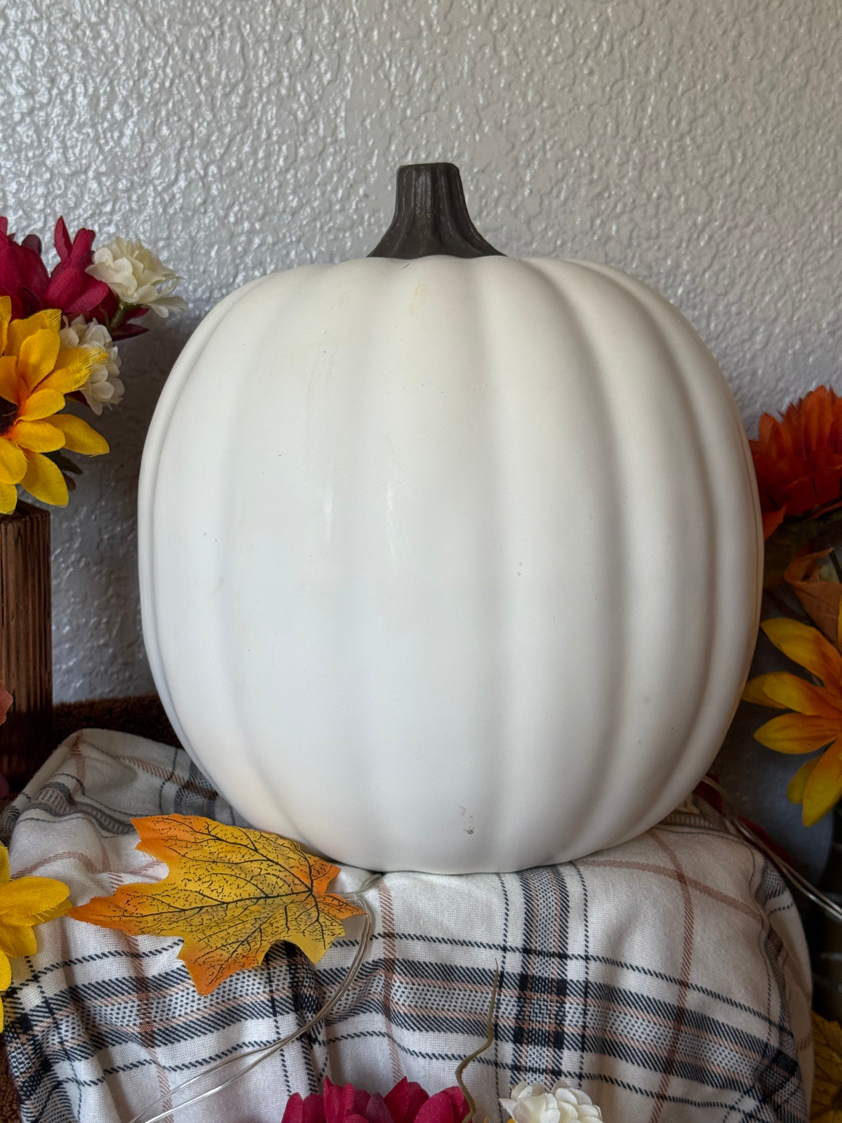 Large White El Paso Pumpkin